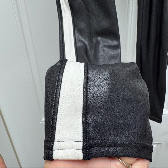 Spanx Black with a White Stripe White Women's Leggings - Picture 10 of 12